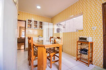 Casa para alugar com 120m², 2 quartos e 2 vagas Casa para alugar com 120m², 2 quartos e 2 vagasCozinha