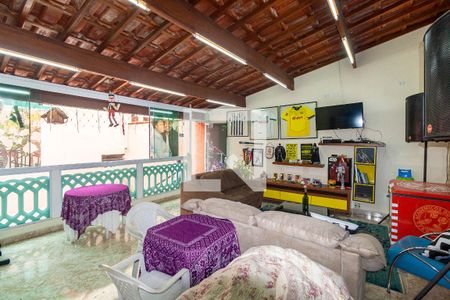 Casa à venda com 248m², 3 quartos e 3 vagasSalão de festas