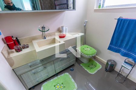 Casa à venda com 248m², 3 quartos e 3 vagasBanheiro da Suíte