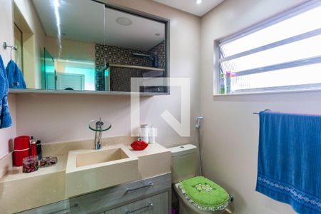 Casa à venda com 248m², 3 quartos e 3 vagasBanheiro da Suíte