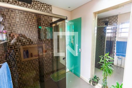 Casa à venda com 248m², 3 quartos e 3 vagasBanheiro da Suíte