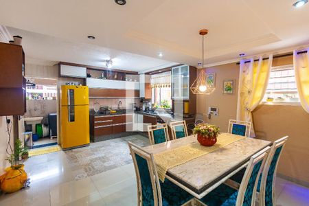 Casa à venda com 248m², 3 quartos e 3 vagasCozinha