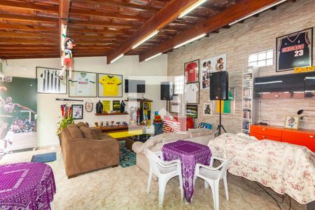 Casa à venda com 248m², 3 quartos e 3 vagasSalão de festas