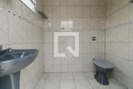 Casa à venda com 300m², 3 quartos e 5 vagas Casa à venda com 300m², 3 quartos e 5 vagasBanheiro de serviço