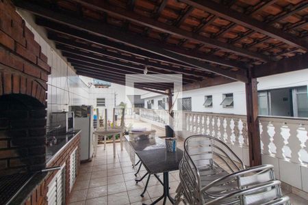 Casa à venda com 300m², 3 quartos e 5 vagas Casa à venda com 300m², 3 quartos e 5 vagasVaranda