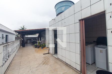 Casa à venda com 300m², 3 quartos e 5 vagas Casa à venda com 300m², 3 quartos e 5 vagasVaranda