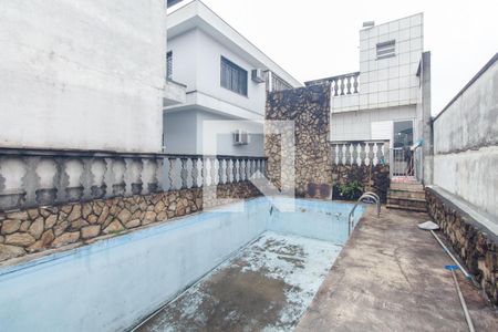 Casa à venda com 300m², 3 quartos e 5 vagas Casa à venda com 300m², 3 quartos e 5 vagasPiscina