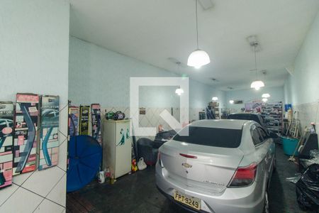 Casa à venda com 300m², 3 quartos e 5 vagas Casa à venda com 300m², 3 quartos e 5 vagasSalão / garagem