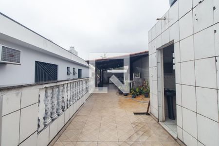 Casa à venda com 300m², 3 quartos e 5 vagas Casa à venda com 300m², 3 quartos e 5 vagasVaranda