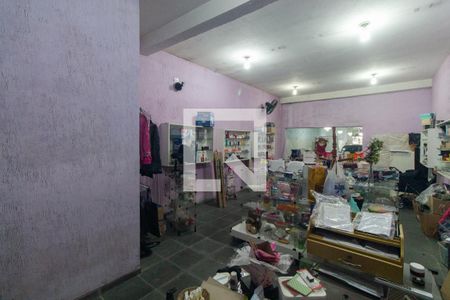 Casa à venda com 300m², 3 quartos e 5 vagas Casa à venda com 300m², 3 quartos e 5 vagasSalão / garagem