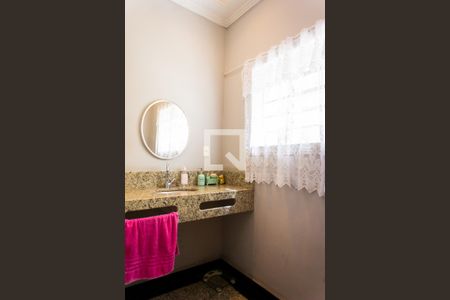 Casa à venda com 260m², 3 quartos e 2 vagasLavabo