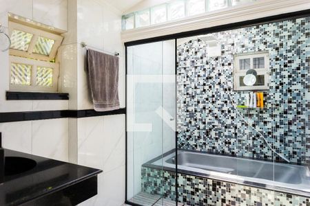 Casa à venda com 260m², 3 quartos e 2 vagasBanheiro da Suíte