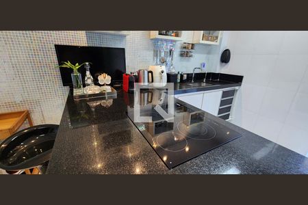 Apartamento para alugar com 100m², 2 quartos e 1 vagaDetalhe da cozinha