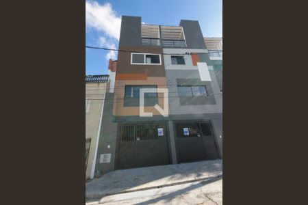Casa à venda com 107m², 2 quartos e 1 vaga Casa à venda com 107m², 2 quartos e 1 vagaFachada