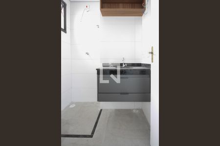 Casa à venda com 107m², 2 quartos e 1 vaga Casa à venda com 107m², 2 quartos e 1 vagaBanheiro