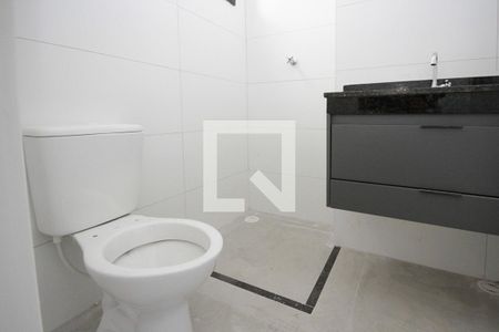 Casa à venda com 107m², 2 quartos e 1 vaga Casa à venda com 107m², 2 quartos e 1 vagaBanheiro