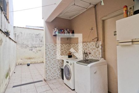 Casa à venda com 136m², 3 quartos e 2 vagasÁrea de Serviço