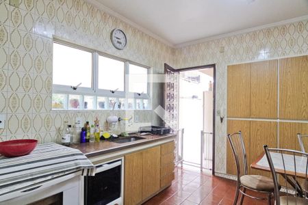 Casa à venda com 136m², 3 quartos e 2 vagasCozinha