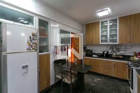Apartamento para alugar com 245m², 3 quartos e 3 vagas Apartamento para alugar com 245m², 3 quartos e 3 vagasCozinha