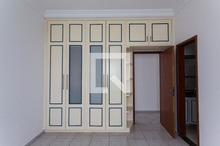 Casa para alugar com 280m², 4 quartos e 3 vagas Casa para alugar com 280m², 4 quartos e 3 vagasSuite 2