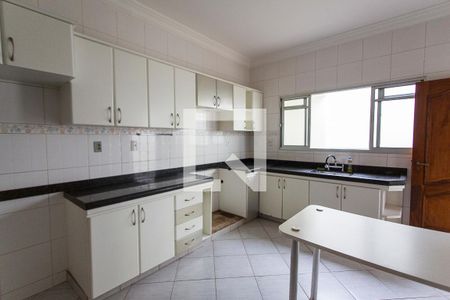 Casa para alugar com 280m², 4 quartos e 3 vagas Casa para alugar com 280m², 4 quartos e 3 vagasCozinha
