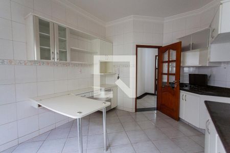 Casa para alugar com 280m², 4 quartos e 3 vagas Casa para alugar com 280m², 4 quartos e 3 vagasCozinha