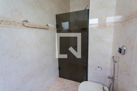 Casa para alugar com 280m², 4 quartos e 3 vagas Casa para alugar com 280m², 4 quartos e 3 vagasBanheiro da Suite 1