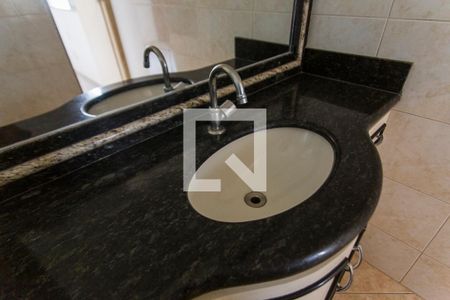 Casa para alugar com 280m², 4 quartos e 3 vagas Casa para alugar com 280m², 4 quartos e 3 vagasBanheiro da Suite 4