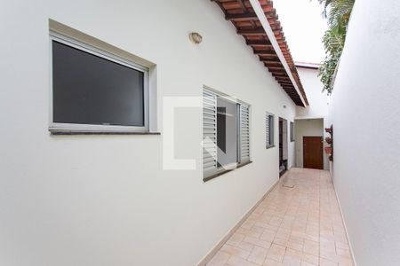 Casa para alugar com 280m², 4 quartos e 3 vagas Casa para alugar com 280m², 4 quartos e 3 vagasCorredor Externo
