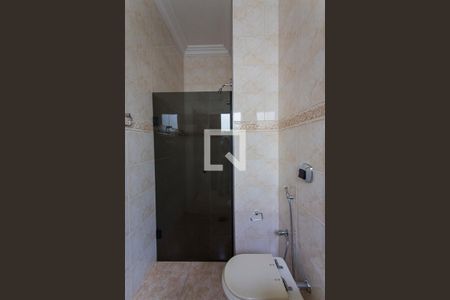 Casa para alugar com 280m², 4 quartos e 3 vagas Casa para alugar com 280m², 4 quartos e 3 vagasBanheiro da Suite 1
