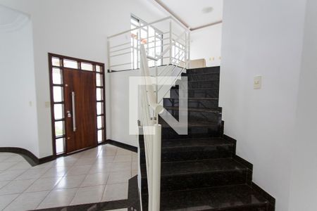 Casa para alugar com 280m², 4 quartos e 3 vagas Casa para alugar com 280m², 4 quartos e 3 vagasSala