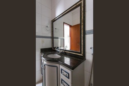 Casa para alugar com 280m², 4 quartos e 3 vagas Casa para alugar com 280m², 4 quartos e 3 vagasBanheiro da Suite 2