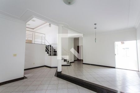 Casa para alugar com 4 quartos, 280m² em Morada da Colina, Uberlândia