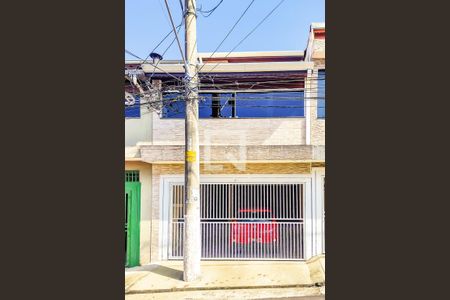 Casa para alugar com 120m², 2 quartos e 2 vagasFachada