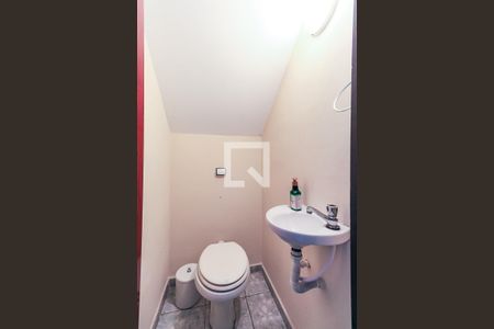 Casa para alugar com 120m², 2 quartos e 2 vagasLavabo