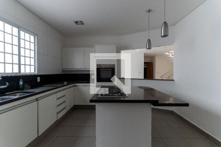 Cozinha de casa para alugar com 6 quartos, 350m² em Vila Bertioga, São Paulo