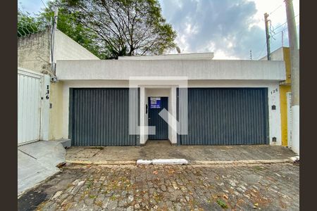 Fachada de casa para alugar com 6 quartos, 350m² em Vila Bertioga, São Paulo