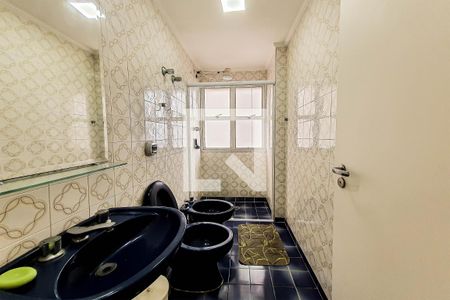Banheiro da suite de apartamento para alugar com 4 quartos, 125m² em Jardim Asturias, Guarujá