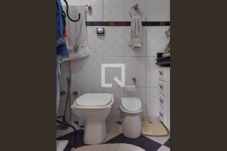 Apartamento à venda com 157m², 3 quartos e 4 vagas Apartamento à venda com 157m², 3 quartos e 4 vagasBanheiro da Suíte