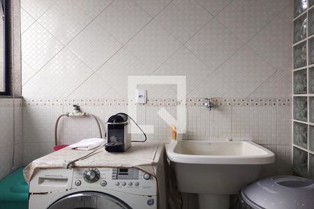 Apartamento à venda com 157m², 3 quartos e 4 vagas Apartamento à venda com 157m², 3 quartos e 4 vagasÁrea de Serviço