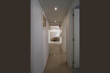 Corredor de apartamento para alugar com 3 quartos, 64m² em Vila Industrial, Campinas