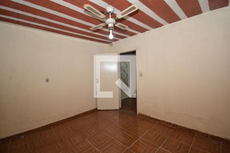 Quarto 1 de casa para alugar com 2 quartos, 90m² em Marechal Hermes, Rio de Janeiro