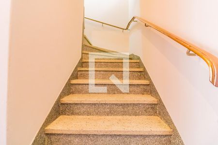 Casa à venda com 220m², 3 quartos e 3 vagasEscada