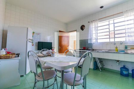 Casa à venda com 220m², 3 quartos e 3 vagasCozinha