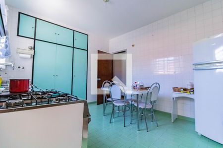 Casa à venda com 220m², 3 quartos e 3 vagasCozinha