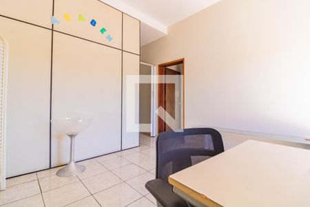 Casa à venda com 220m², 3 quartos e 3 vagasSala 4