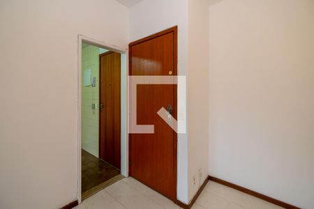 Entrada de apartamento para alugar com 3 quartos, 66m² em Grajau, Rio de Janeiro