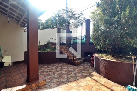 Casa à venda com 196m², 4 quartos e 5 vagasQuintal