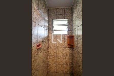 Casa à venda com 196m², 4 quartos e 5 vagasCasa Fundo - Banheiro