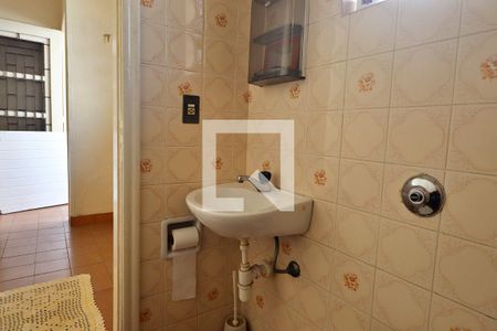Casa à venda com 196m², 4 quartos e 5 vagasBanheiro de Serviço